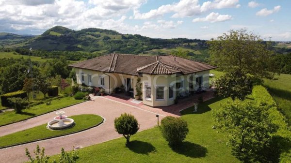 casa indipendente in vendita a Salsomaggiore Terme in zona Cangelasio