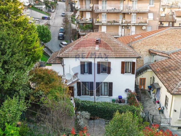 casa indipendente in vendita a Salsomaggiore Terme