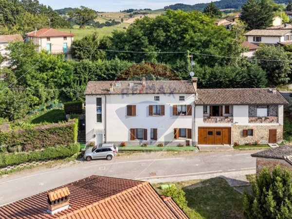 casa indipendente in vendita a Salsomaggiore Terme in zona Cangelasio