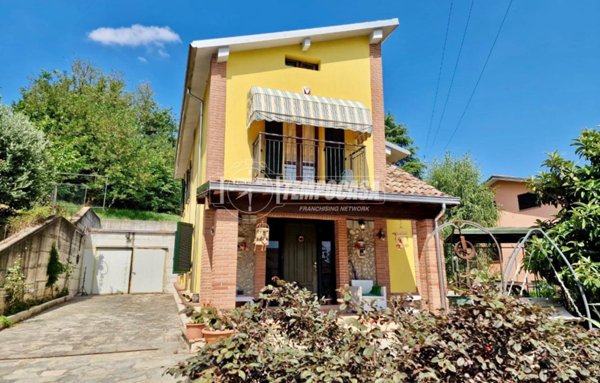 casa indipendente in vendita a Salsomaggiore Terme