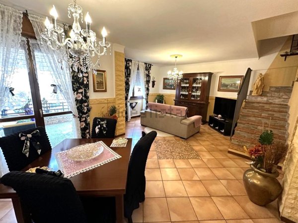 casa indipendente in vendita a Salsomaggiore Terme in zona Campore