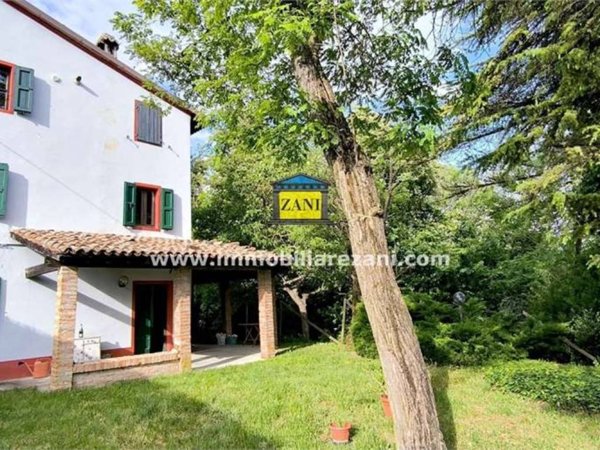 casa indipendente in vendita a Salsomaggiore Terme in zona Tabiano Castello