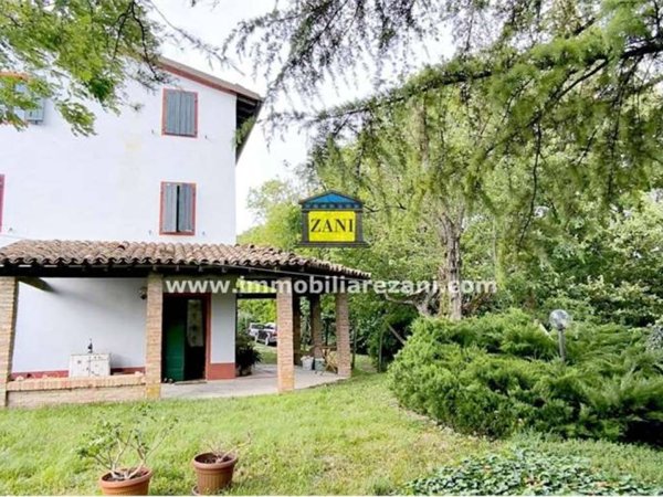 casa indipendente in vendita a Salsomaggiore Terme in zona Tabiano Castello