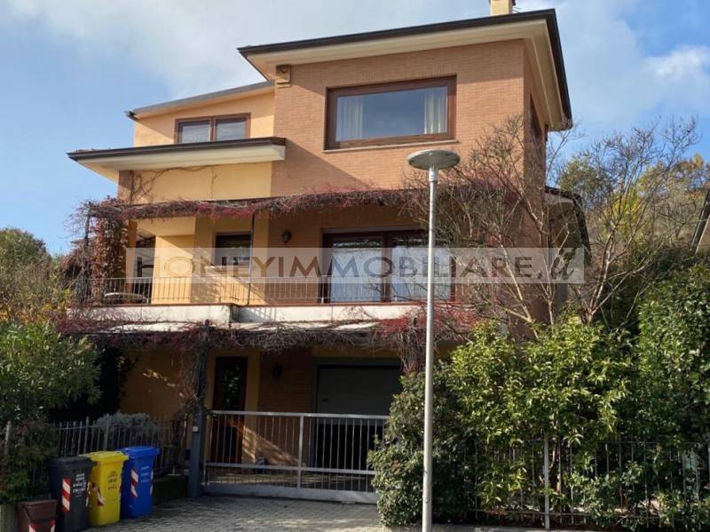 casa indipendente in vendita a Salsomaggiore Terme