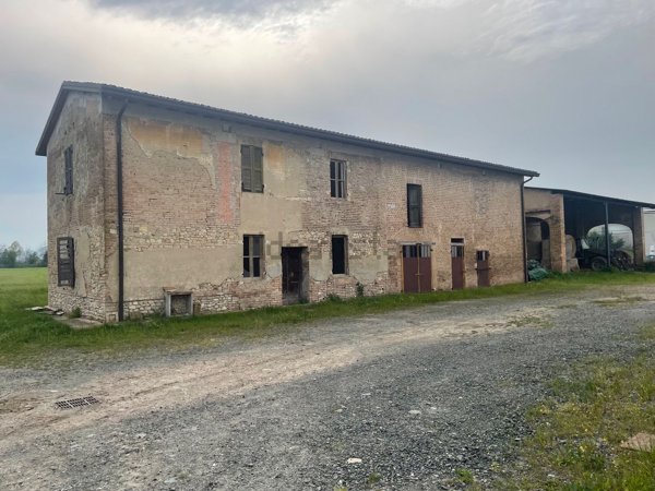 casale in vendita a Salsomaggiore Terme