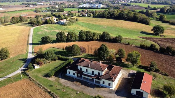 casa indipendente in vendita a Salsomaggiore Terme in zona Bargone