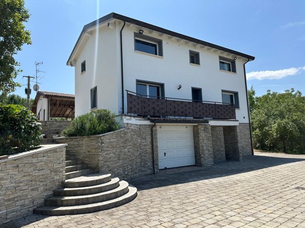 casa indipendente in vendita a Salsomaggiore Terme in zona Cangelasio