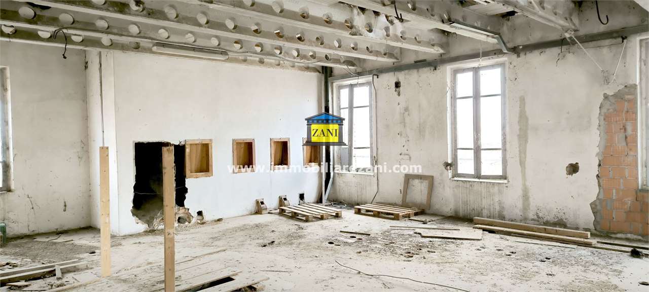 ufficio in vendita a Salsomaggiore Terme