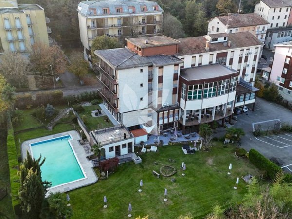 negozio in vendita a Salsomaggiore Terme in zona Tabiano Bagni