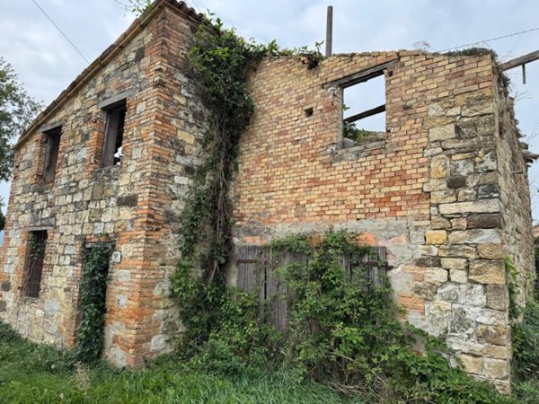 casa indipendente in vendita a Salsomaggiore Terme in zona San Vittore