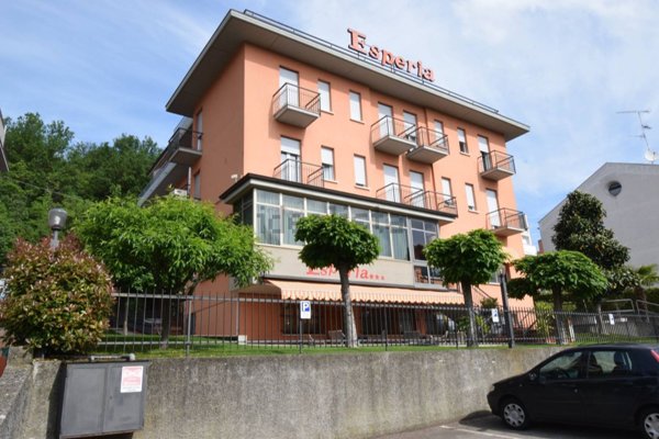 casa indipendente in vendita a Salsomaggiore Terme in zona Tabiano Bagni