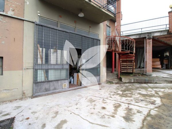 locale commerciale in vendita a Salsomaggiore Terme in zona Tabiano Bagni