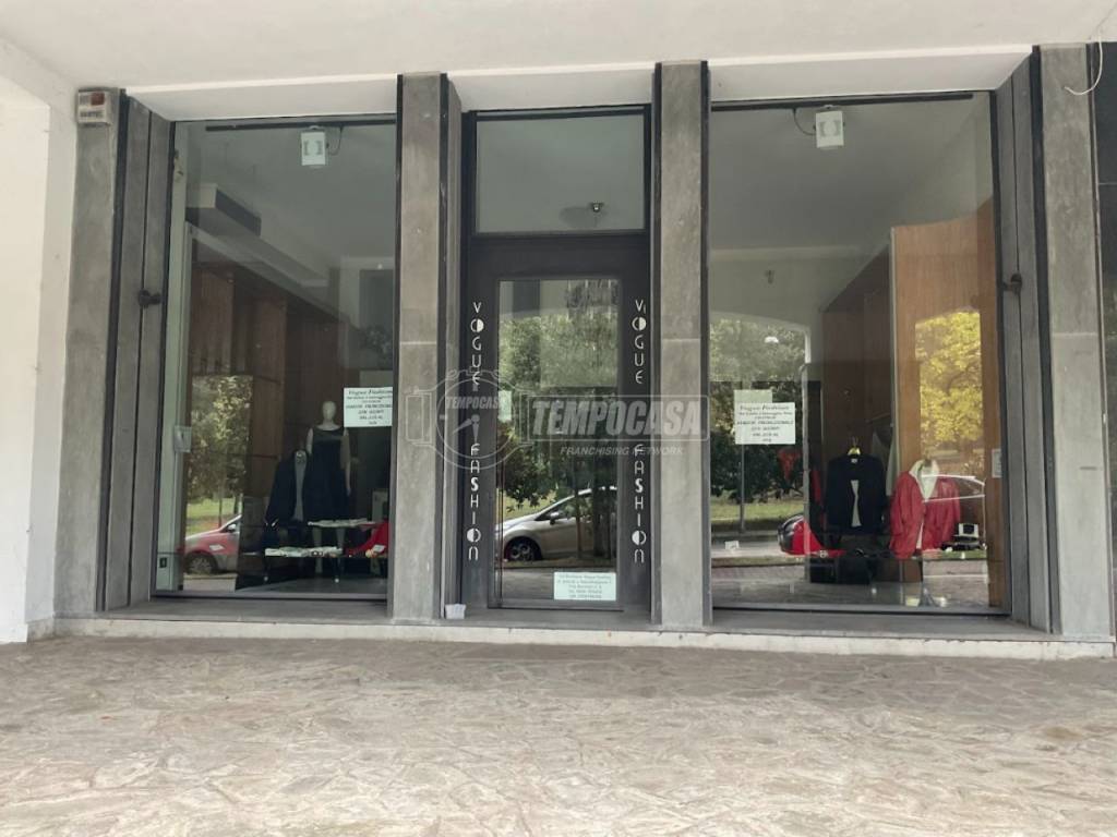 negozio in vendita a Salsomaggiore Terme in zona Tabiano Bagni