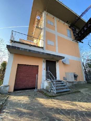 locale commerciale in vendita a Salsomaggiore Terme