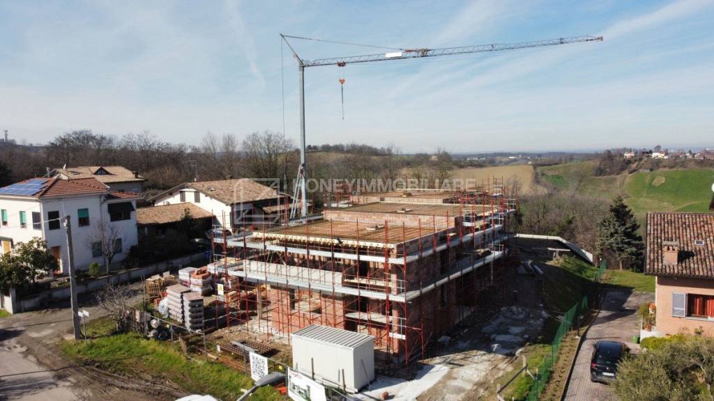 casa indipendente in vendita a Salsomaggiore Terme in zona Costamarenga