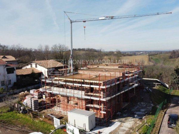 casa indipendente in vendita a Salsomaggiore Terme in zona Costamarenga