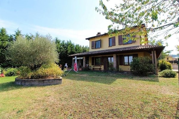 casa indipendente in vendita a Salsomaggiore Terme in zona Cangelasio