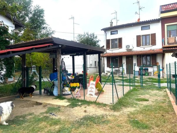 casa indipendente in vendita a Salsomaggiore Terme in zona Gorzano