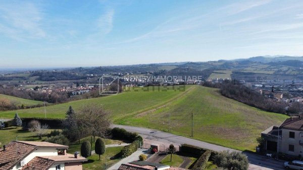 pentavano in vendita a Salsomaggiore Terme in zona Costa