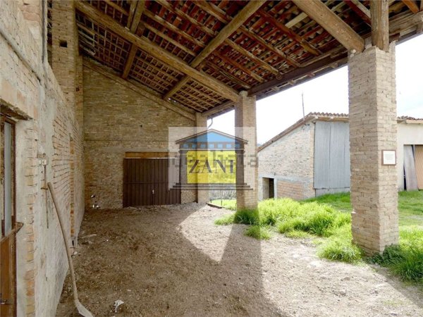 esavano in vendita a Salsomaggiore Terme in zona Ceriati