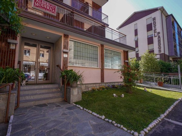 negozio in vendita a Salsomaggiore Terme in zona Tabiano Bagni