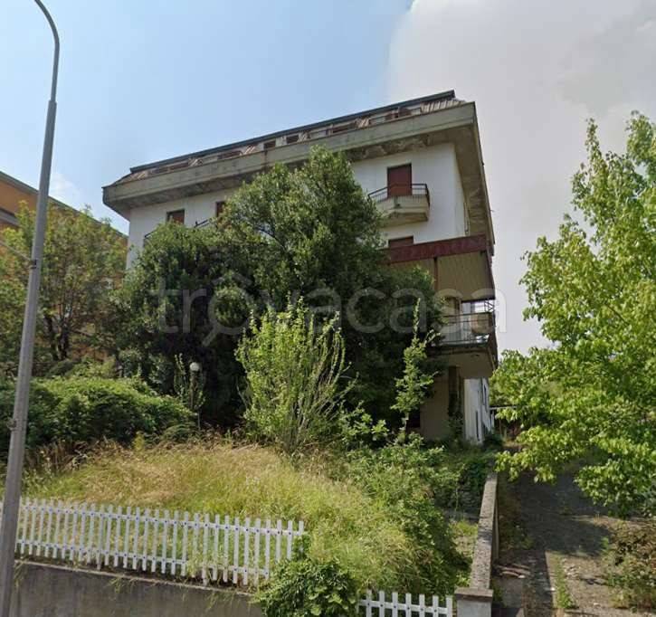 negozio in vendita a Salsomaggiore Terme in zona Tabiano Bagni