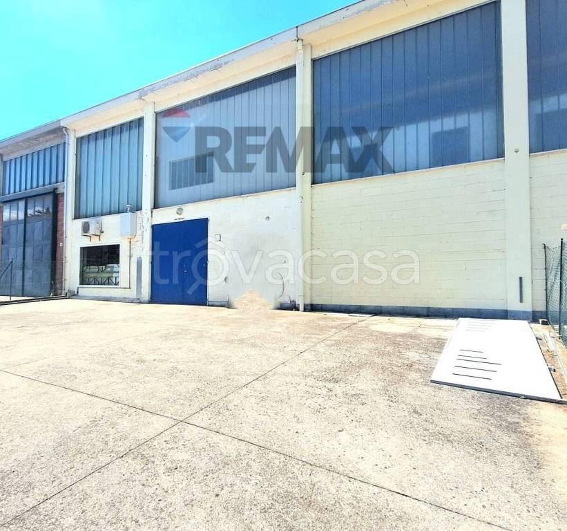 locale commerciale in vendita a Salsomaggiore Terme in zona Campore