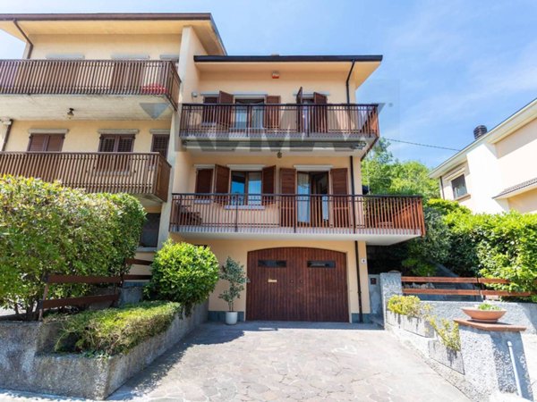 casa indipendente in vendita a Salsomaggiore Terme in zona Rossi