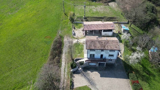 casa indipendente in vendita a Salsomaggiore Terme in zona Rossi