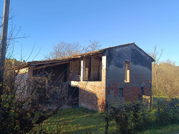 casale in vendita a Salsomaggiore Terme in zona I Passeri