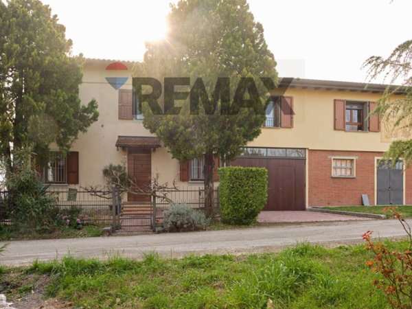 casa indipendente in vendita a Salsomaggiore Terme in zona Contignaco