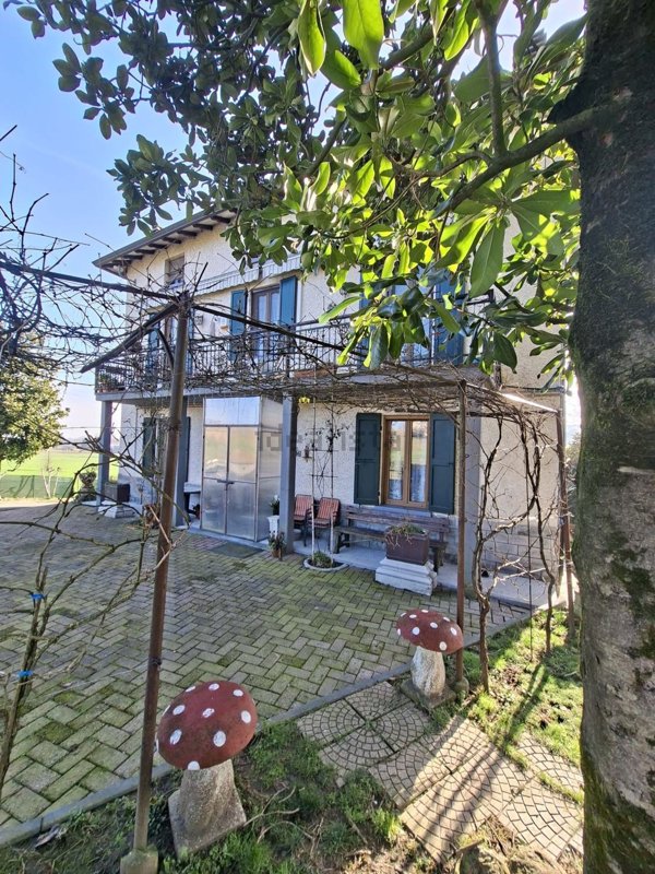 casa indipendente in vendita a Salsomaggiore Terme in zona Gorzano