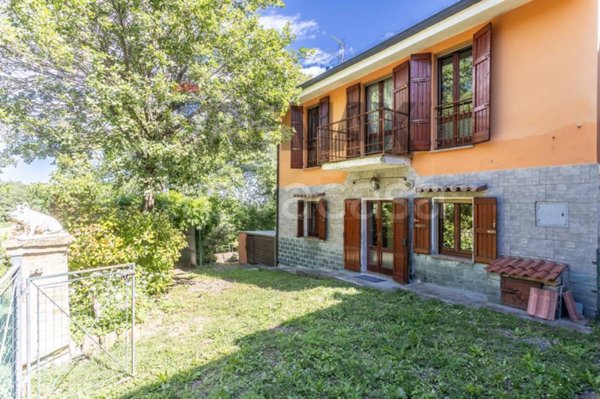 casa semindipendente in vendita a Salsomaggiore Terme in zona Rossi
