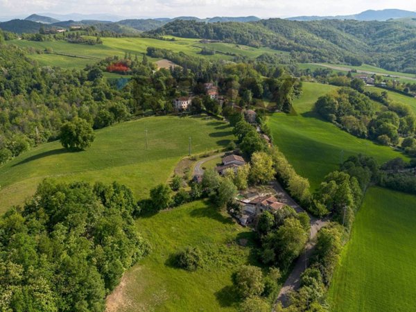casa indipendente in vendita a Salsomaggiore Terme in zona Tabiano Castello