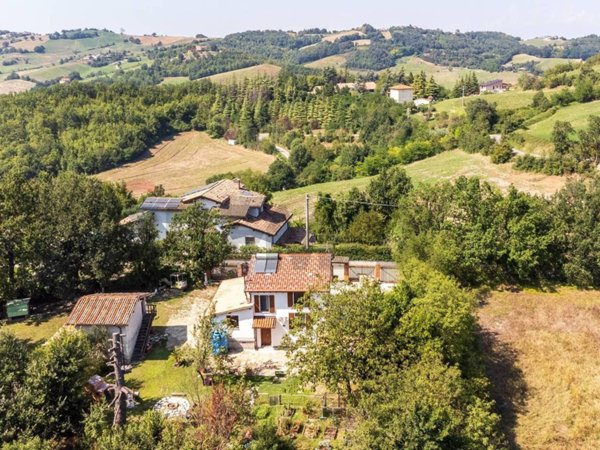 casa indipendente in vendita a Salsomaggiore Terme in zona Vascelli