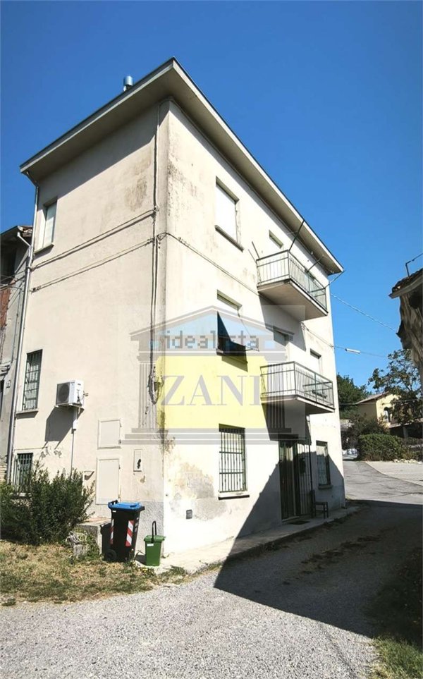 casa indipendente in vendita a Salsomaggiore Terme in zona Campore