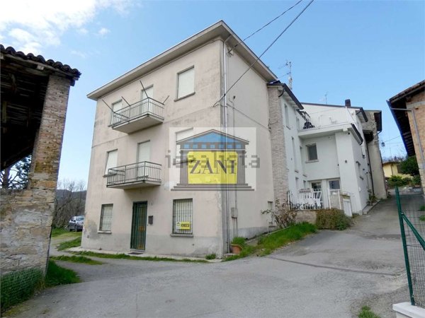 casa indipendente in vendita a Salsomaggiore Terme in zona Cangelasio