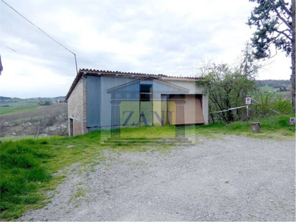 locale commerciale in vendita a Salsomaggiore Terme in zona Campore