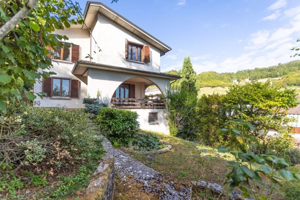 casa indipendente in vendita a Salsomaggiore Terme in zona Campore