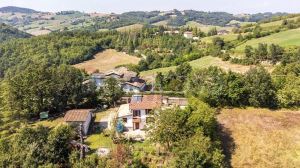 casa indipendente in vendita a Salsomaggiore Terme in zona Vascelli