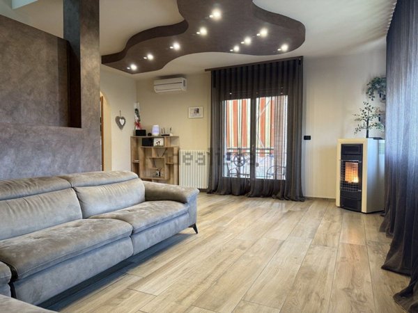 casa indipendente in vendita a Salsomaggiore Terme in zona Campore
