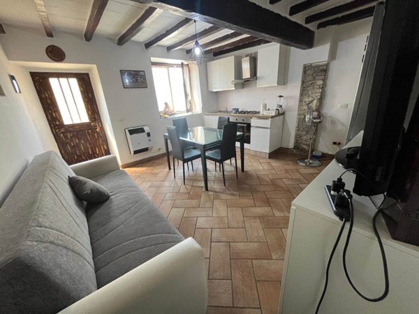 casa indipendente in vendita a Salsomaggiore Terme in zona Costa