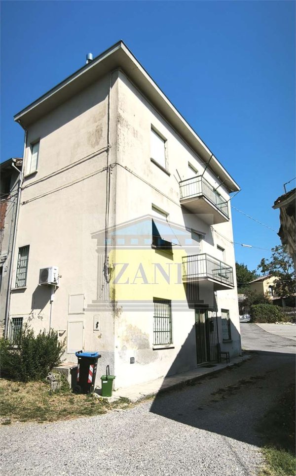 casa indipendente in vendita a Salsomaggiore Terme in zona Campore