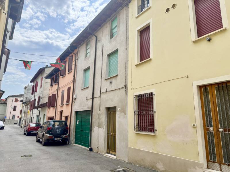 casa indipendente in vendita a San Secondo Parmense