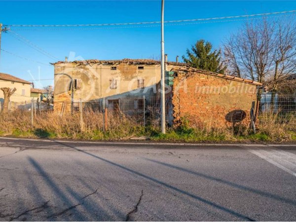 casa indipendente in vendita a San Secondo Parmense