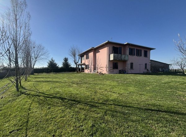 casa indipendente in vendita a San Secondo Parmense