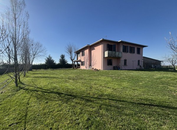 casa indipendente in vendita a San Secondo Parmense