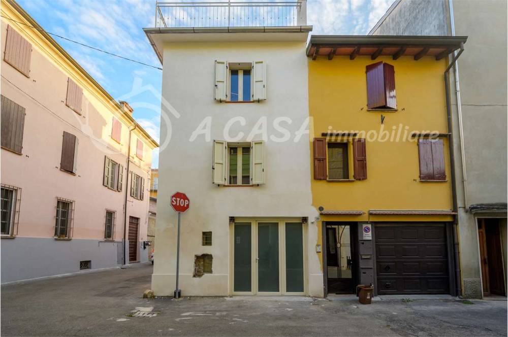 casa indipendente in vendita a San Secondo Parmense