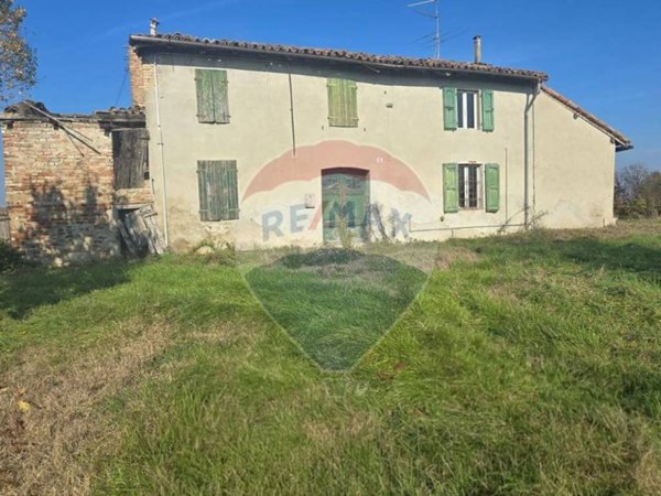 casa indipendente in vendita a San Secondo Parmense