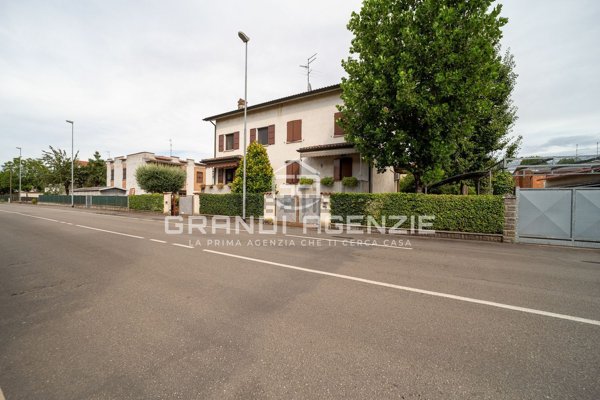 casa indipendente in vendita a San Secondo Parmense